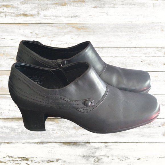 clarks womens black ankle boots